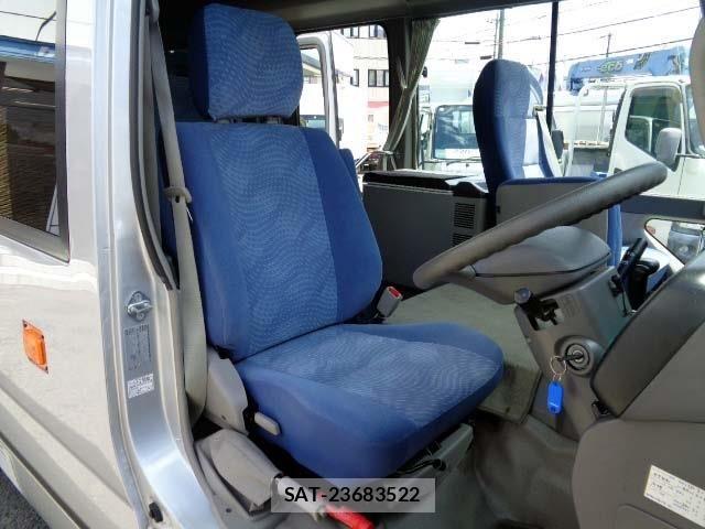 Hino LIESSE 2016-03 8366796-4