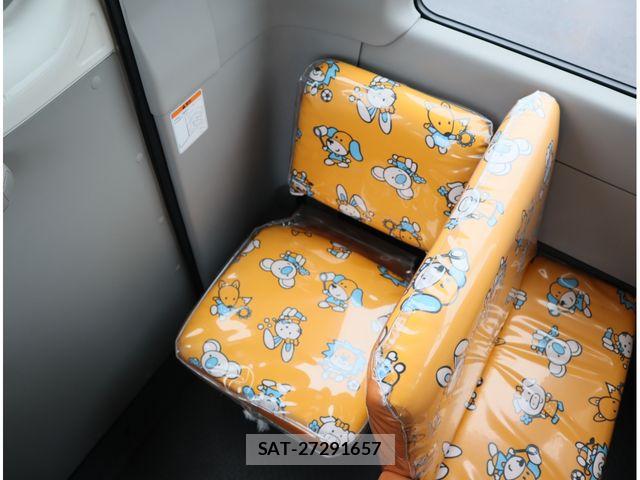 Hino LIESSE 2017-04 8880582-10