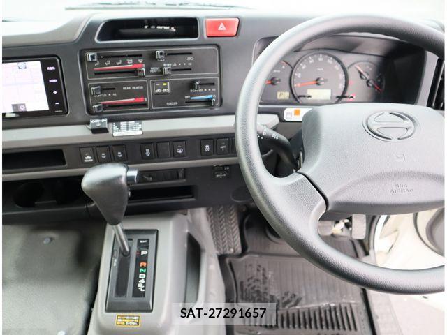 Hino LIESSE 2017-04 8880582-18