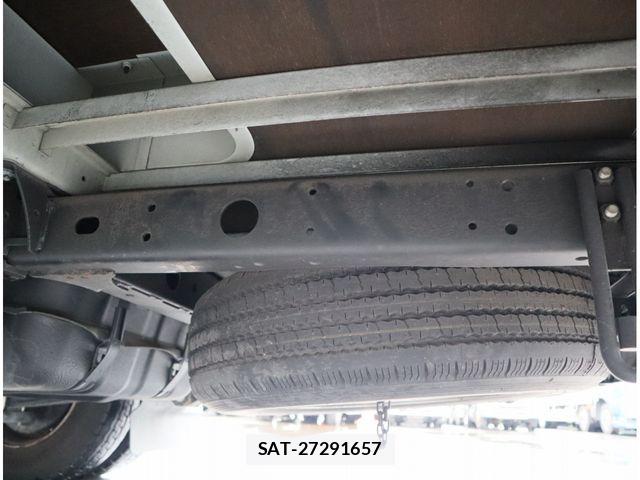 Hino LIESSE 2017-04 8880582-27
