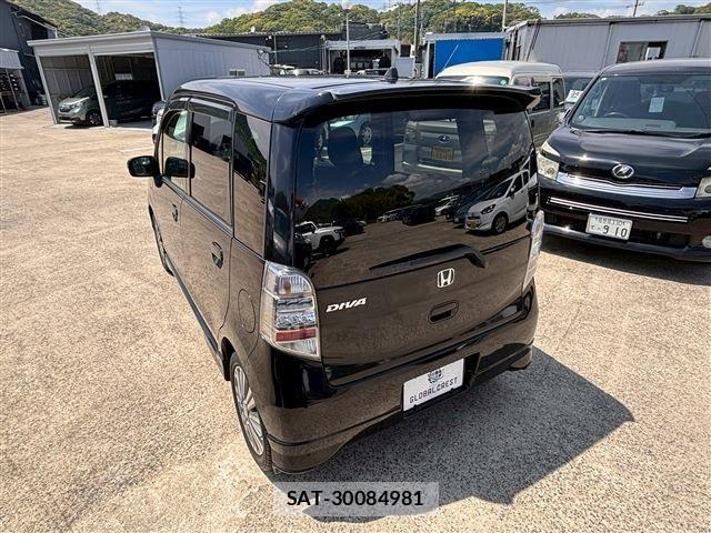 Honda LIFE 2013-04 6716575-10