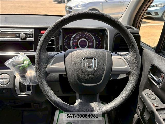 Honda LIFE 2013-04 6716575-19