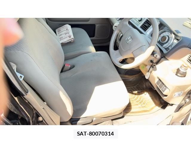 Honda LIFE 2012-03 7251399-10