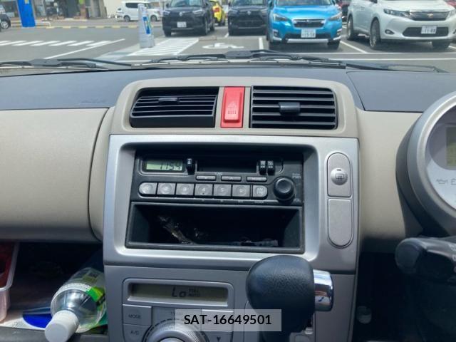 Honda LIFE 2003-10 7328146-19