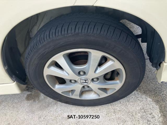 Honda LIFE 2003-11 7358592-2