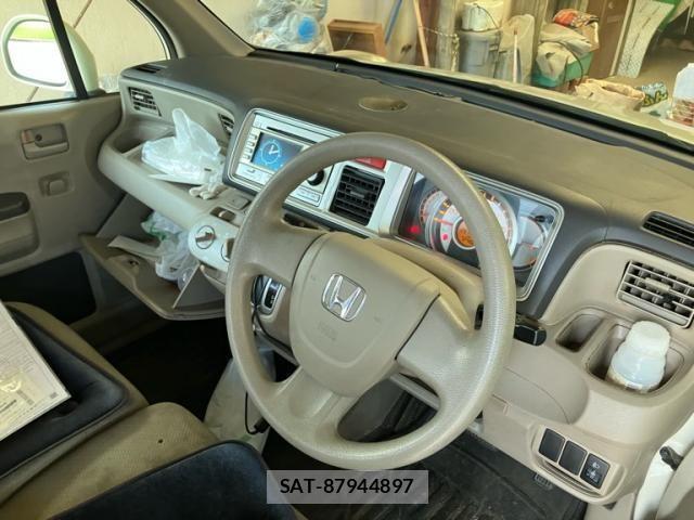 Honda LIFE 2012-09 8230687-14