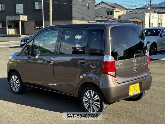 Honda LIFE 2013-09 8354874-9