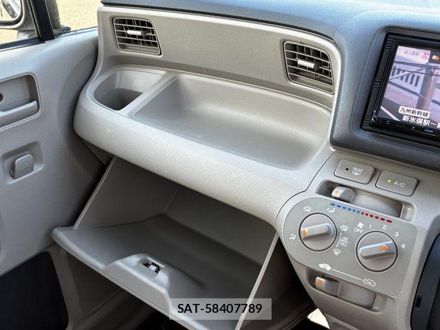 Honda LIFE 2013-09 8354874-25