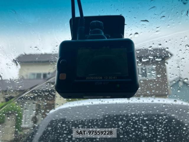 Honda LIFE 2011-12 7358596-18