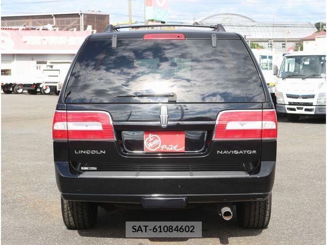Lincoln NAVIGATOR 2009-11 1362037-25