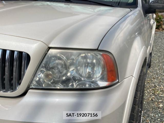 Lincoln NAVIGATOR 2009-11 8371816-10