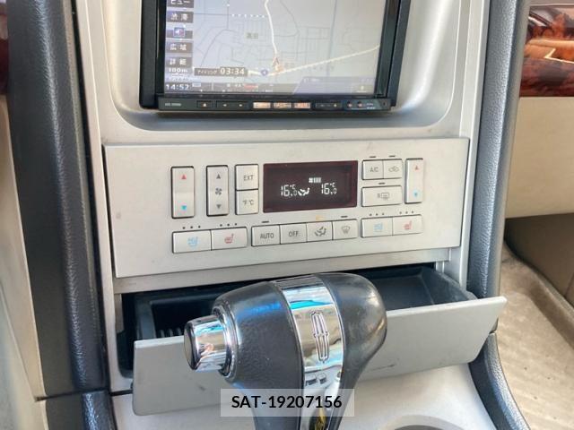 Lincoln NAVIGATOR 2009-11 8371816-26