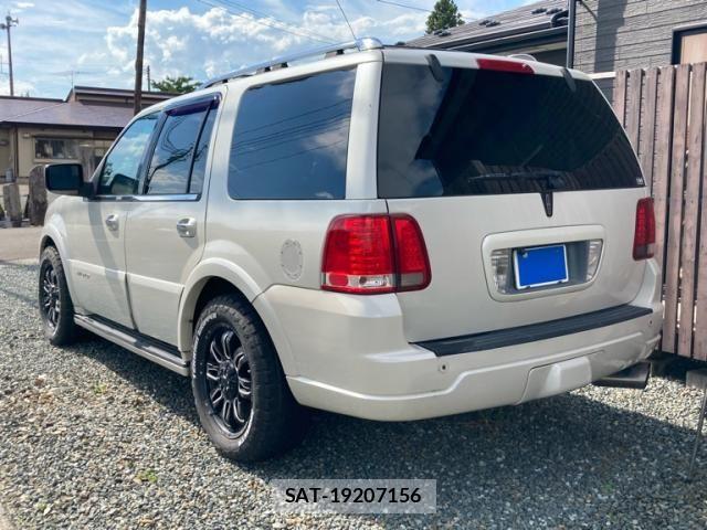 Lincoln NAVIGATOR 2009-11 8371816-3
