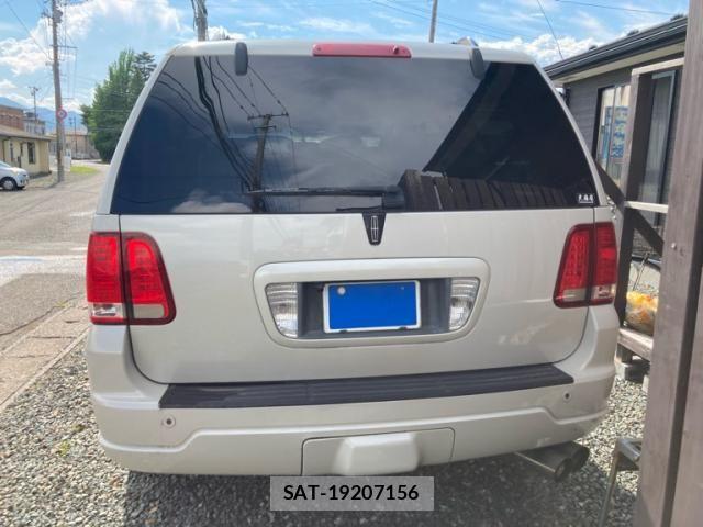 Lincoln NAVIGATOR 2009-11 8371816-4