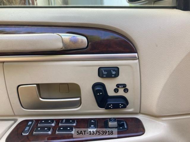 Lincoln TOWN CAR 2009-02 8562514-10