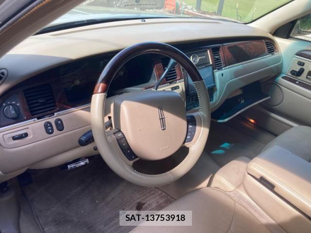 Lincoln TOWN CAR 2009-02 8562514-6