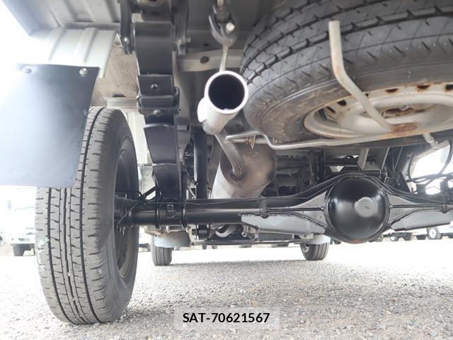 Toyota LITEACE TRUCK 2019-03 5871310-24
