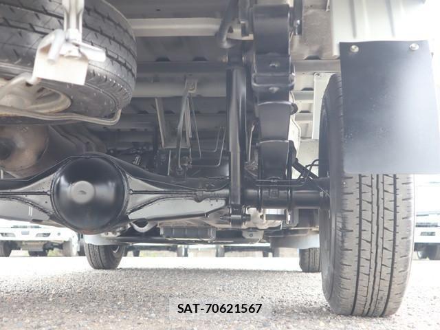 Toyota LITEACE TRUCK 2019-03 5871310-25
