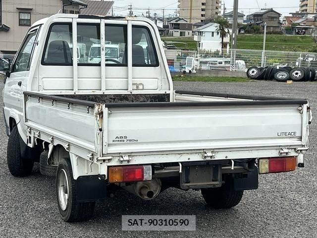 Toyota LITEACE TRUCK 2005-04 6264921-2