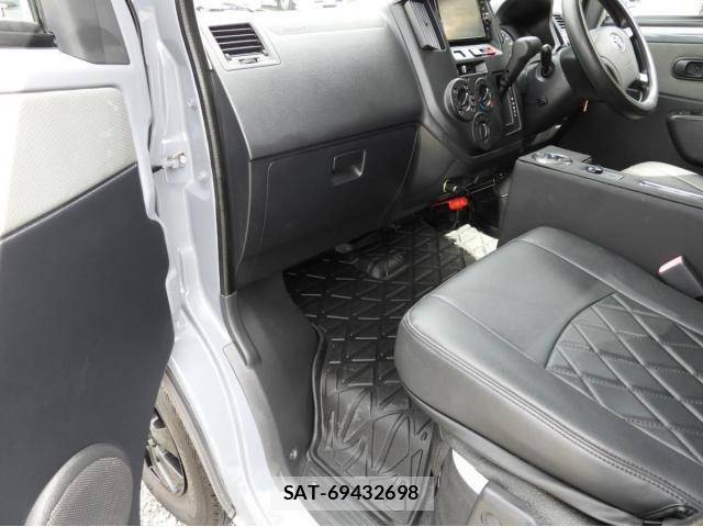 Toyota LITEACE TRUCK 2018-05 8457841-25