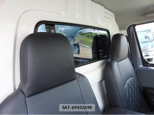 Toyota LITEACE TRUCK 2018-05 8457841-26