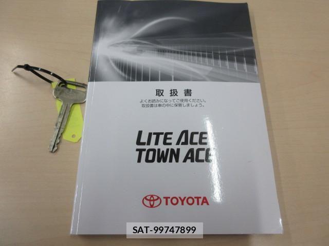 Toyota LITEACE TRUCK 2018-01 8525614-4