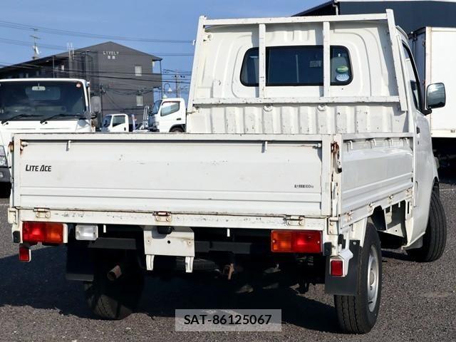 Toyota LITEACE TRUCK 2017-06 8525615-2