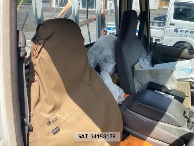 Toyota LITEACE TRUCK 2004-04 8880595-15