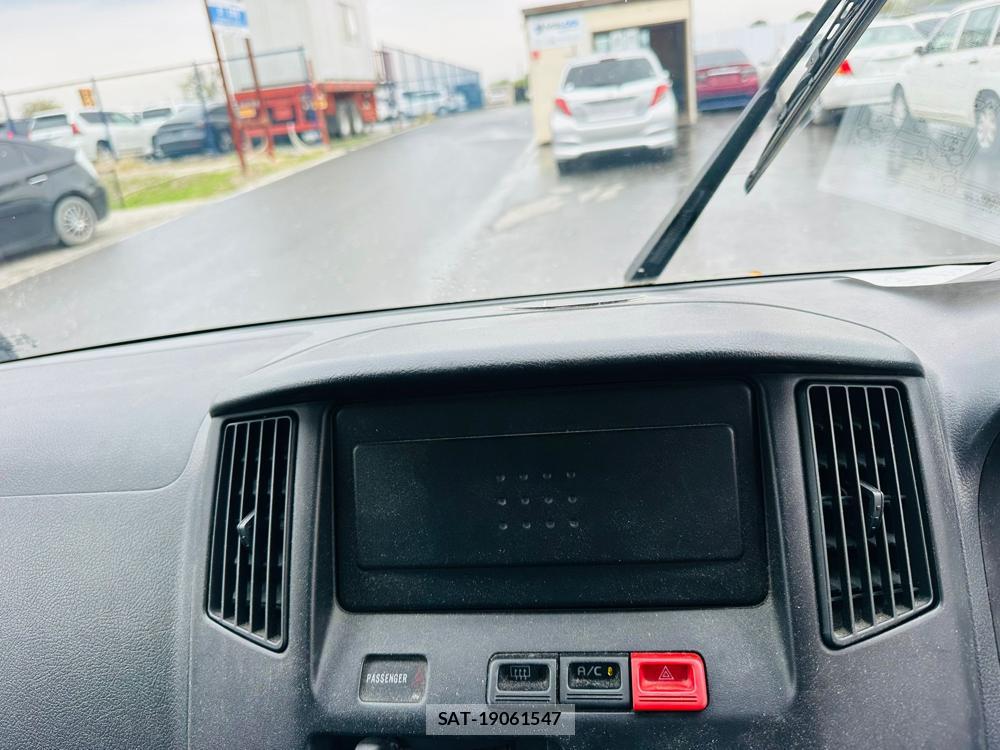 Toyota LITEACE VAN 2020 5852435-18