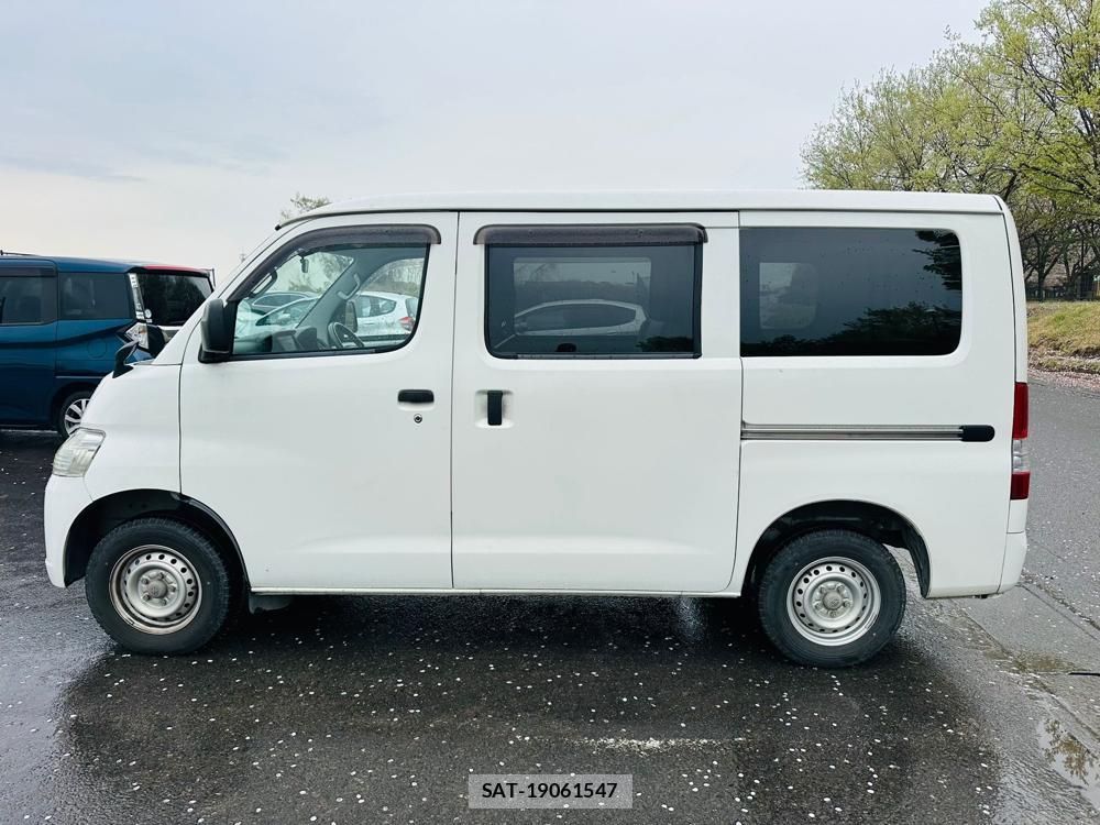 Toyota LITEACE VAN 2020 5852435-1