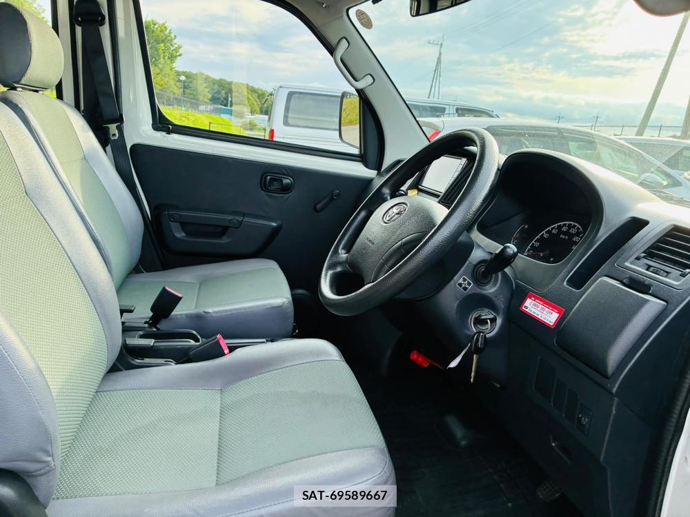 Toyota LITEACE VAN 2020-04 7471398-11