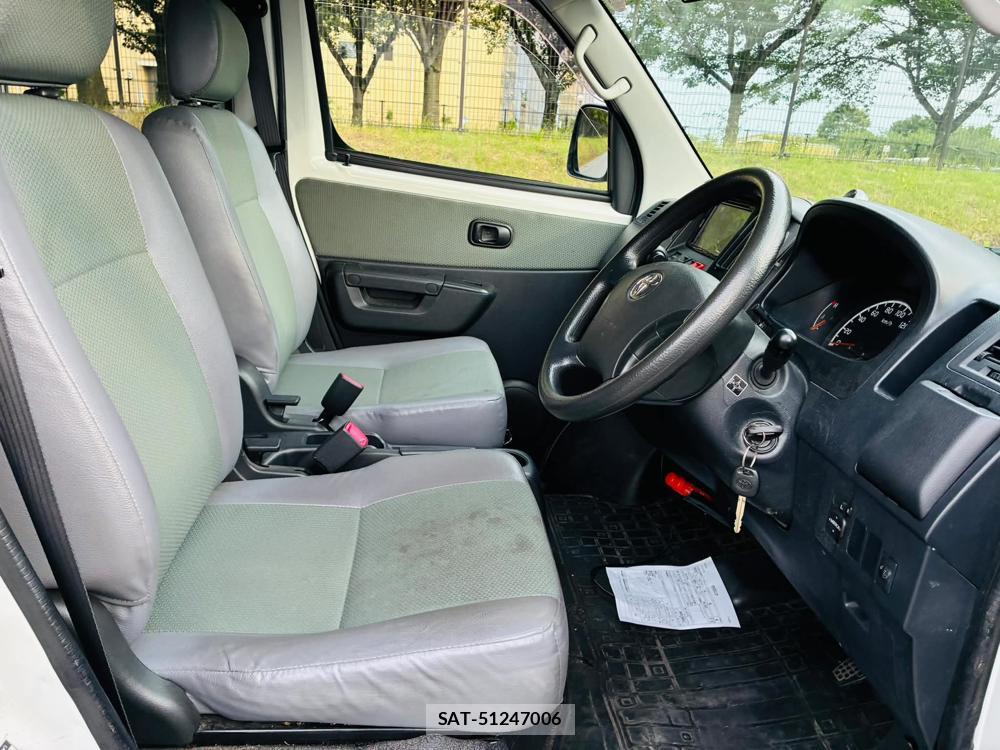 Toyota LITEACE VAN 2020-06 7496366-11