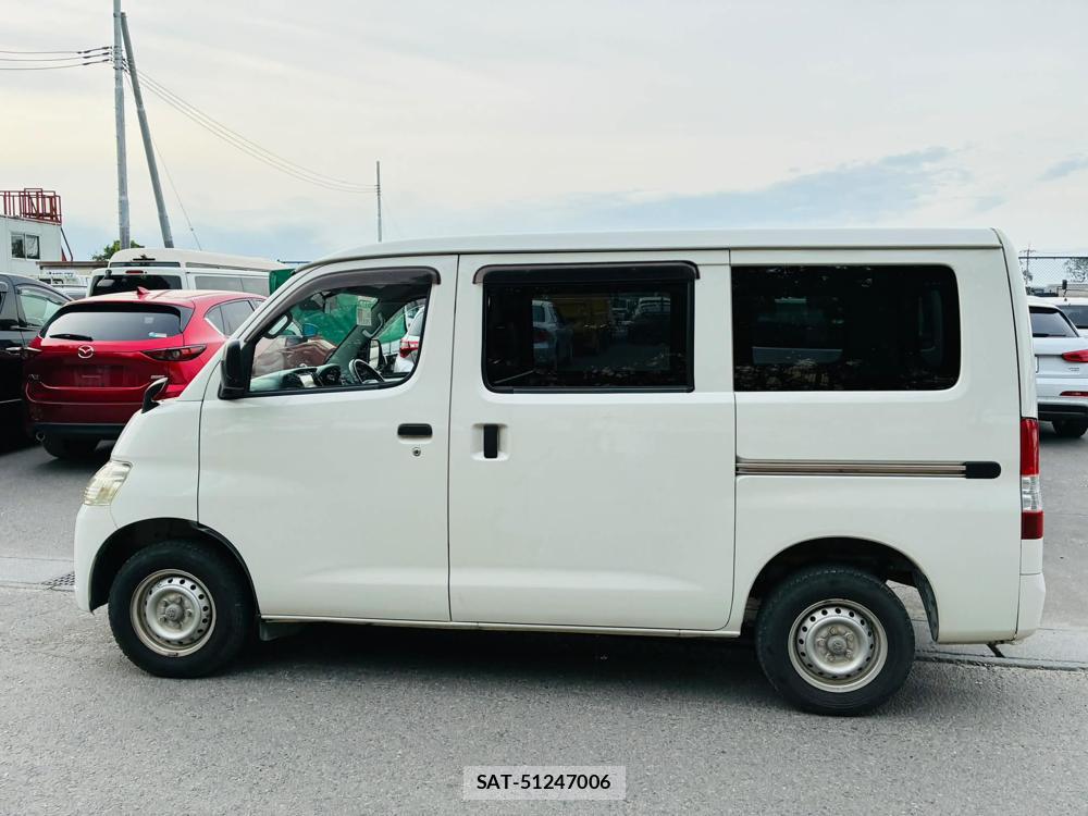 Toyota LITEACE VAN 2020-06 7496366-1