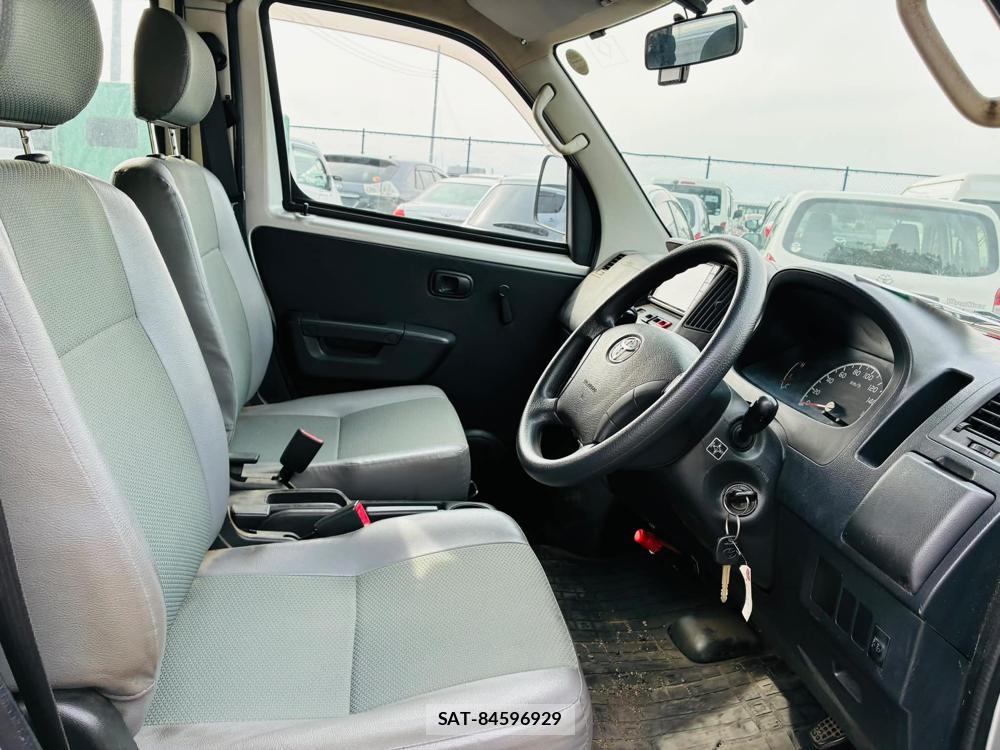 Toyota LITEACE VAN 2020-02 7496364-11