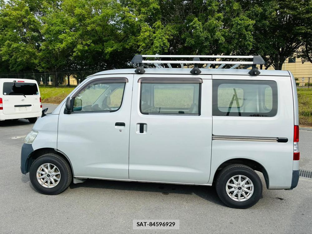 Toyota LITEACE VAN 2020-02 7496364-1