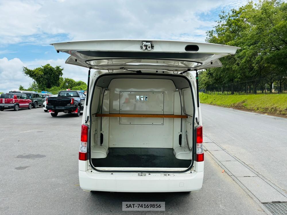 Toyota LITEACE VAN 2020-07 8240823-24
