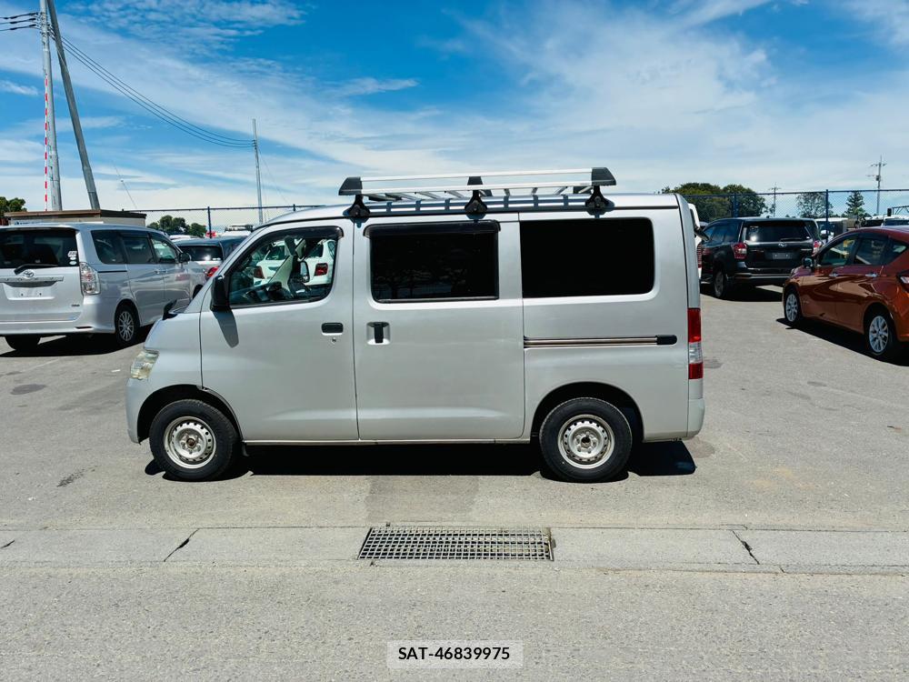 Toyota LITEACE VAN 2019-08 8468813-1