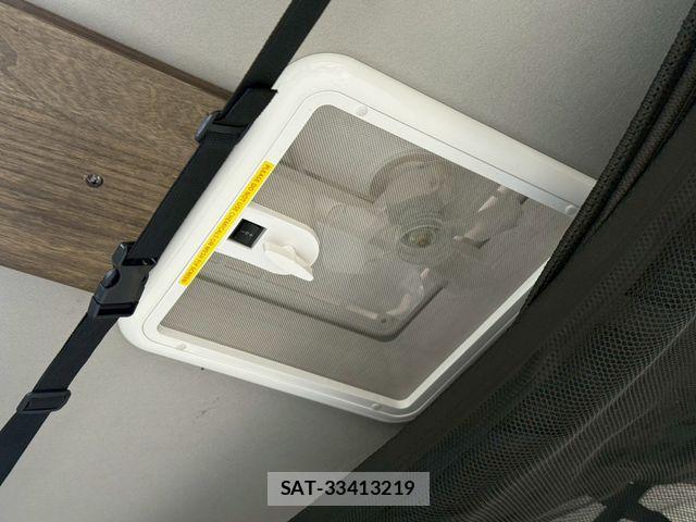 Toyota LITEACE VAN 2018-03 5871315-24