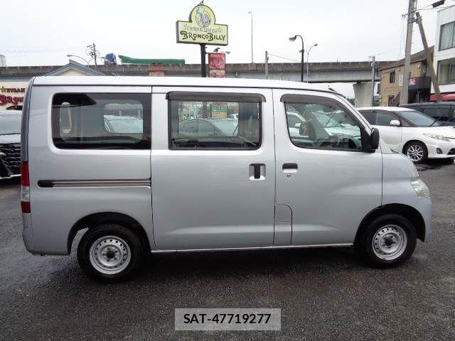 Toyota LITEACE VAN 2011-06 6752275-12
