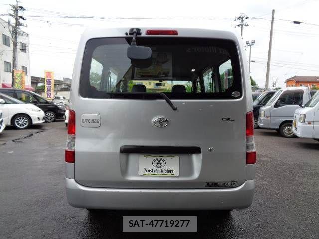 Toyota LITEACE VAN 2011-06 6752275-15