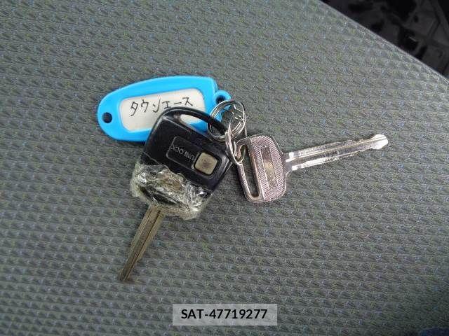 Toyota LITEACE VAN 2011-06 6752275-6