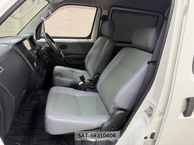 Toyota LITEACE VAN 2019-08 8413370-7