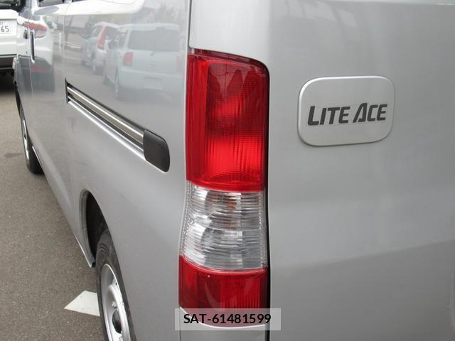 Toyota LITEACE VAN 2012-12 1417882-17