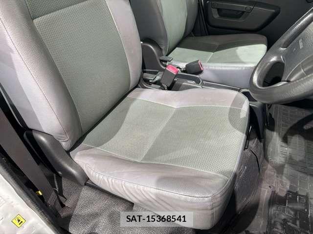 Toyota LITEACE VAN 2015-12 5871312-11
