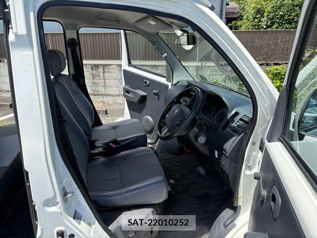 Toyota LITEACE VAN 2015-01 8315255-13
