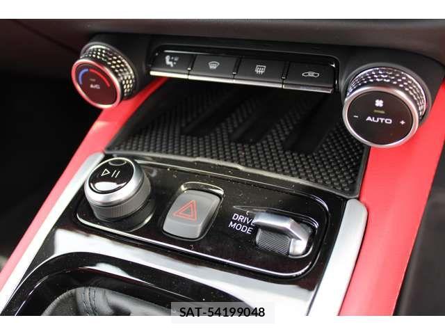 Lotus Emira 2023-08 7221217-19