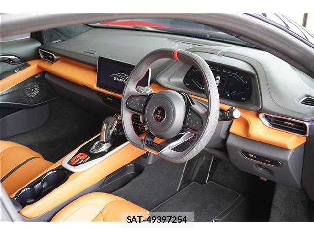 Lotus Emira 2024-10 7358597-1