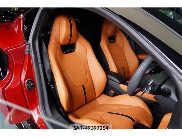 Lotus Emira 2024-10 7358597-2