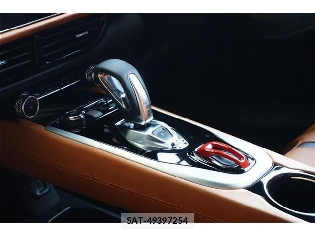Lotus Emira 2024-10 7358597-7
