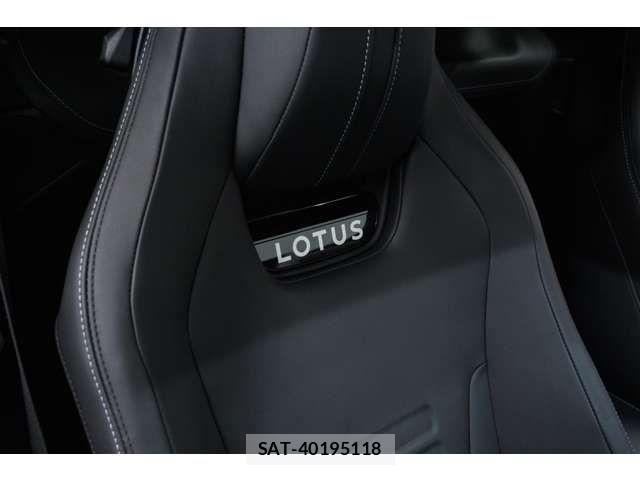 Lotus Emira 2025-10 8413371-15